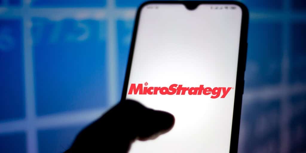 MicroStrategy’s Bitcoin Focus Leads to Lower Price Target: Details