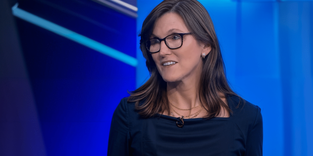 Cathie Wood Dumps Coinbase Amid Crypto Crash – Inside ARK’s Bold Move