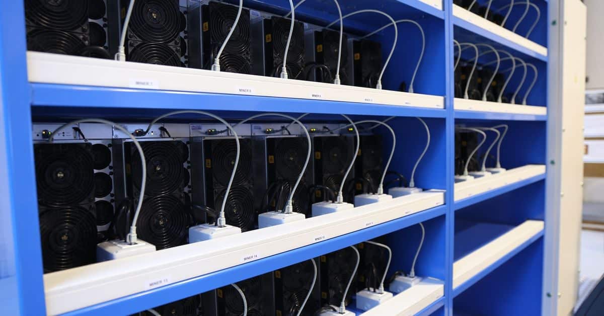 Discover Why Bitcoin Mining Is Undergoing Major Consolidation – Expert Insights