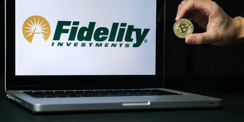 Fidelity, Vanguard Go Dark Amid Bitcoin, Stock Market Panic