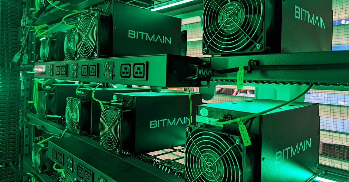 Bitcoin Miners Dominate: Record 26% Global Hashrate in August – JPMorgan Reveals