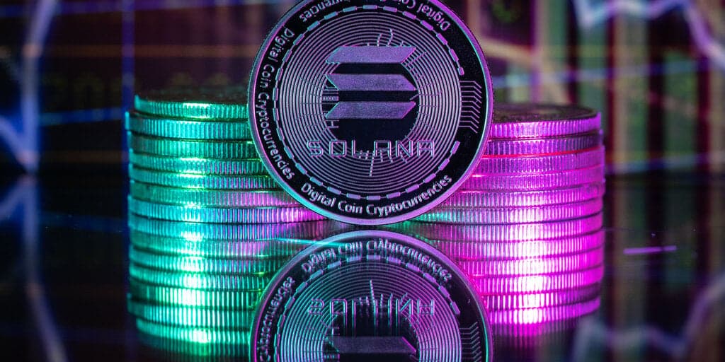 Why Solana Suffers Record Losses as Bitcoin ETFs See Surprising Gains