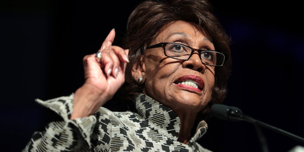 Maxine Waters Slams Trump’s Crypto Venture in Explosive DeFi Session